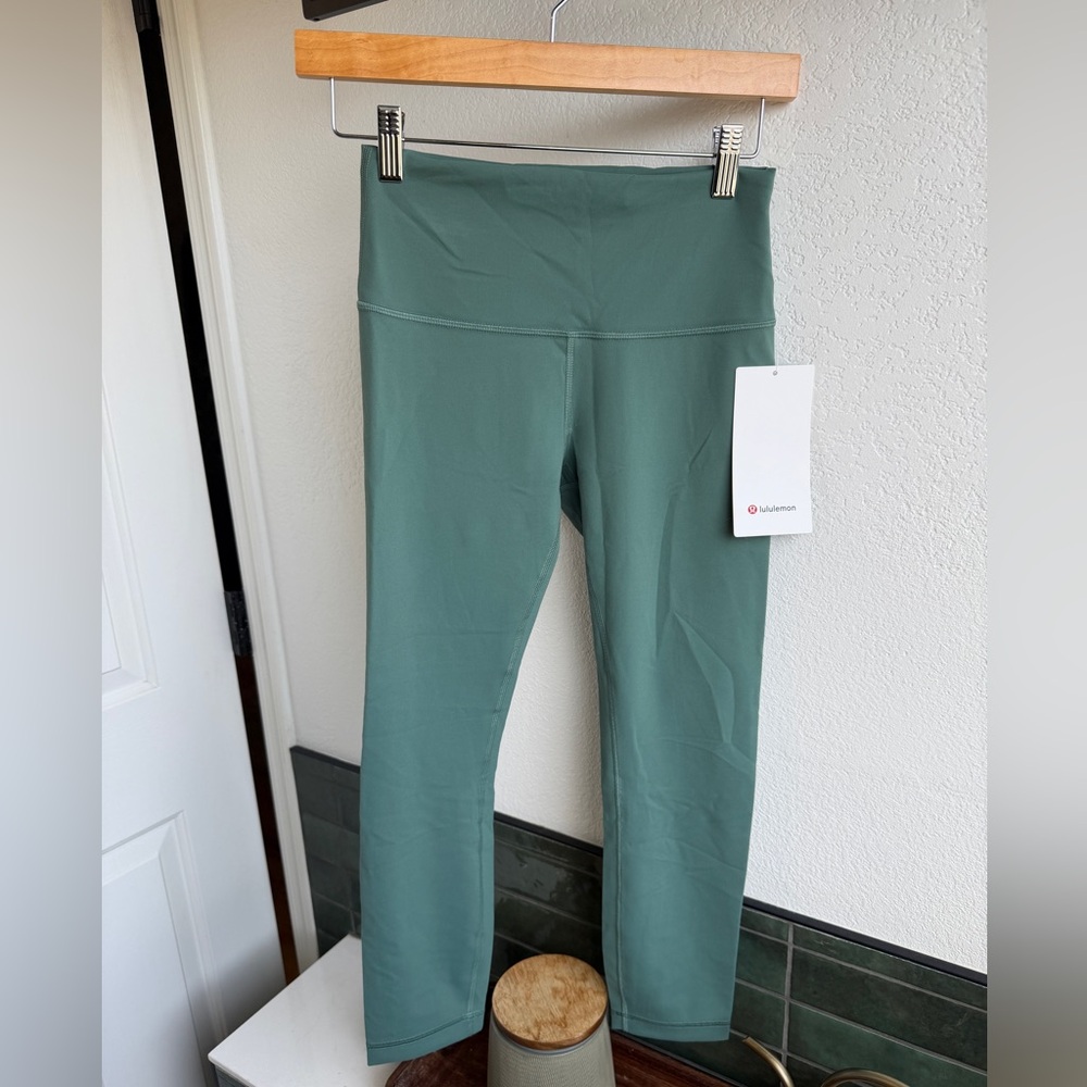 Lululemon Wunder Train High-rise Legging. Size 6. 23” inseam. NWT. Medium Forest